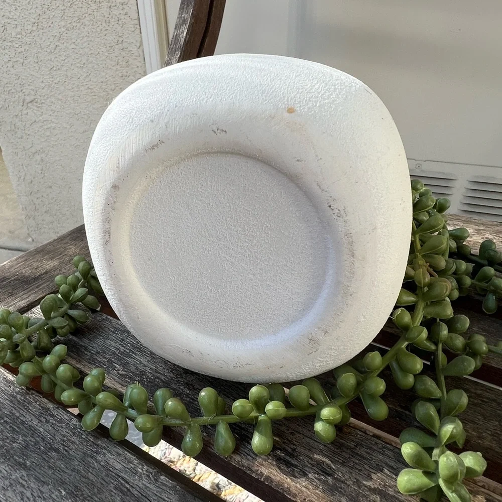 Faux String of Pearls in Face Pot